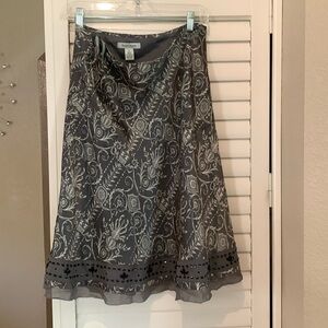 White House black market paisley skirt. Size 8